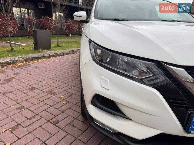 Белый Ниссан Кашкай, объемом двигателя 1.2 л и пробегом 161 тыс. км за 11900 $, фото 12 на Automoto.ua