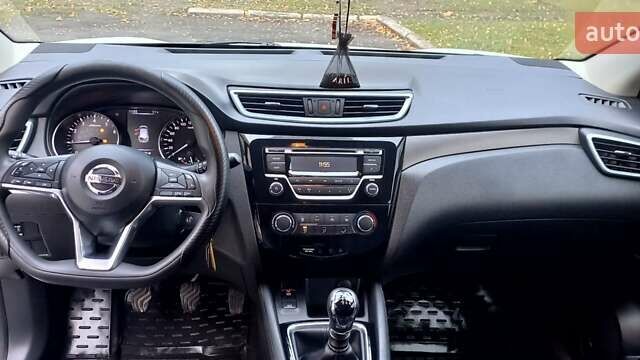 Белый Ниссан Кашкай, объемом двигателя 1.2 л и пробегом 90 тыс. км за 14200 $, фото 18 на Automoto.ua