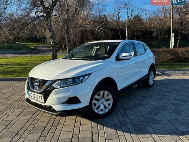 Білий Ніссан Кашкай, об'ємом двигуна 1.2 л та пробігом 62 тис. км за 15900 $, фото 2 на Automoto.ua
