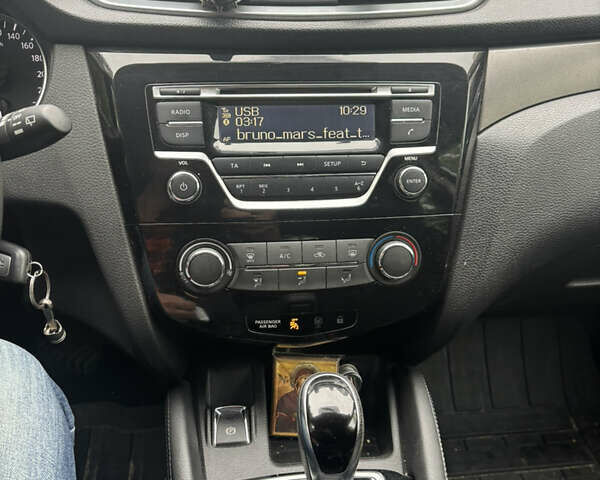 Белый Ниссан Кашкай, объемом двигателя 1.2 л и пробегом 82 тыс. км за 14300 $, фото 8 на Automoto.ua