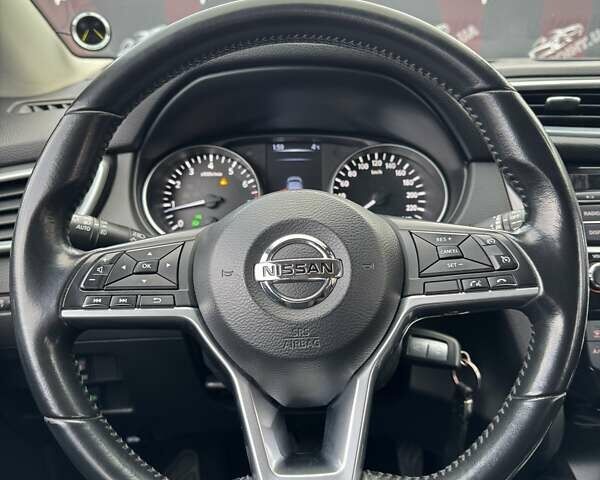 Белый Ниссан Кашкай, объемом двигателя 1.2 л и пробегом 143 тыс. км за 15000 $, фото 19 на Automoto.ua