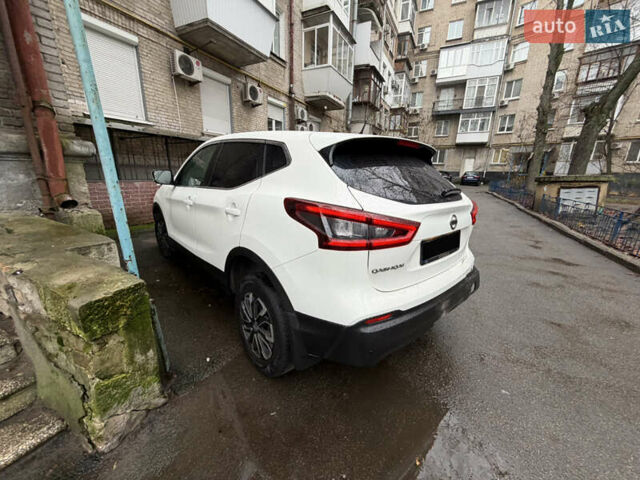 Білий Ніссан Кашкай, об'ємом двигуна 0 л та пробігом 200 тис. км за 8800 $, фото 4 на Automoto.ua