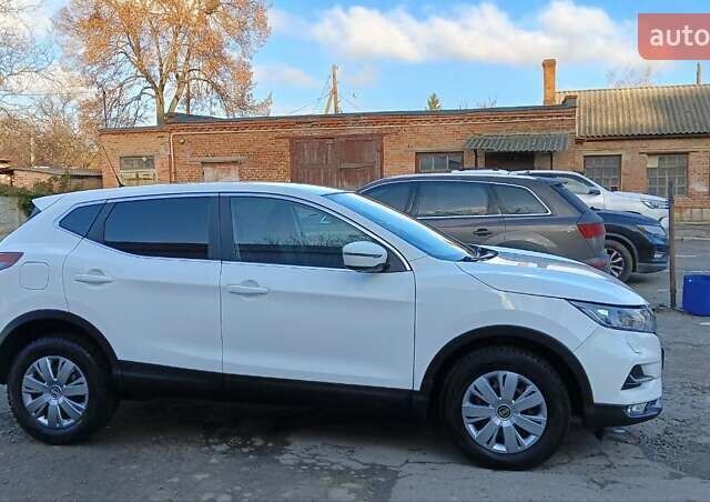 Білий Ніссан Кашкай, об'ємом двигуна 1.2 л та пробігом 130 тис. км за 12200 $, фото 3 на Automoto.ua