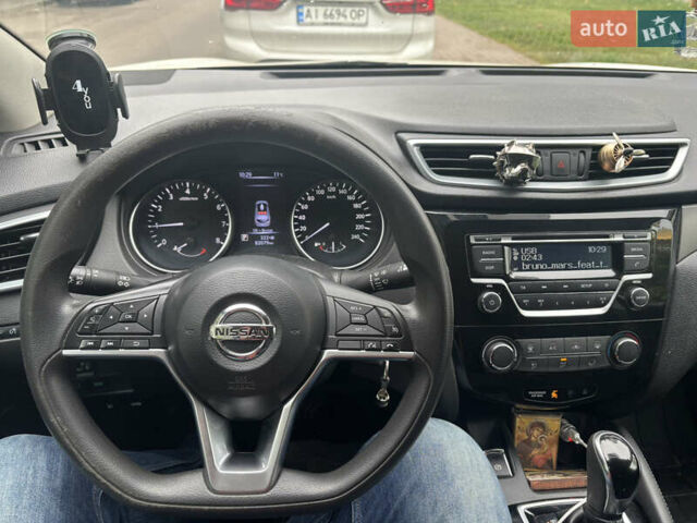 Белый Ниссан Кашкай, объемом двигателя 1.2 л и пробегом 82 тыс. км за 14300 $, фото 6 на Automoto.ua
