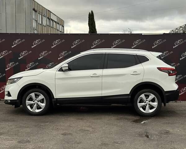 Белый Ниссан Кашкай, объемом двигателя 1.2 л и пробегом 143 тыс. км за 15000 $, фото 4 на Automoto.ua