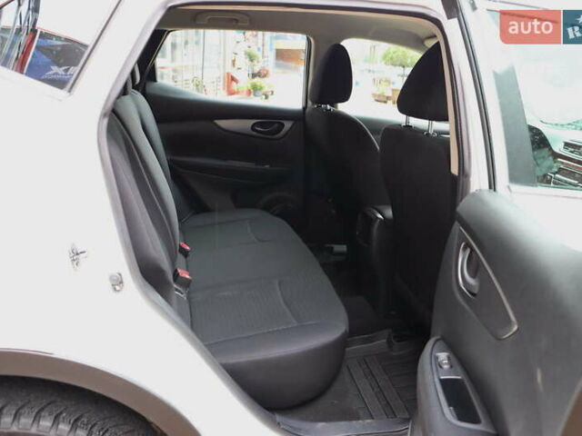 Белый Ниссан Кашкай, объемом двигателя 1.6 л и пробегом 245 тыс. км за 15900 $, фото 33 на Automoto.ua