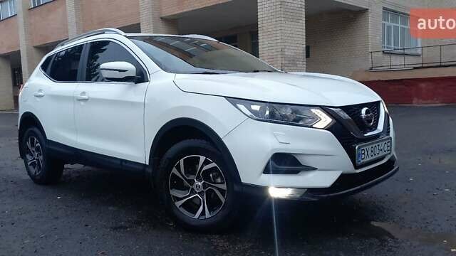 Белый Ниссан Кашкай, объемом двигателя 1.2 л и пробегом 90 тыс. км за 14200 $, фото 17 на Automoto.ua