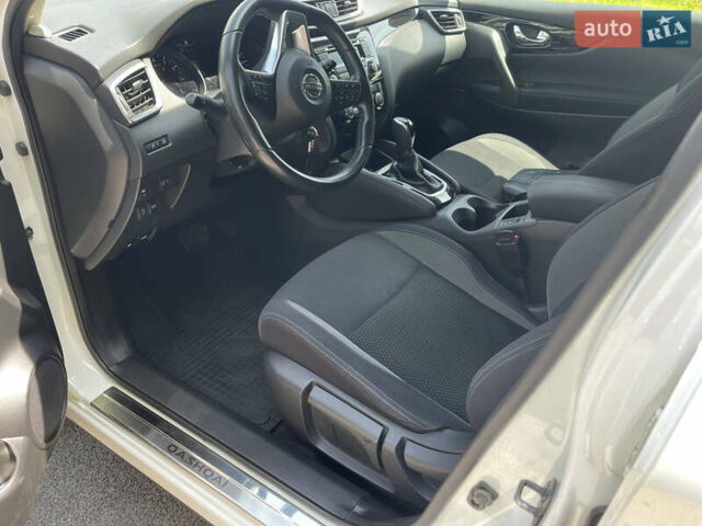 Белый Ниссан Кашкай, объемом двигателя 1.2 л и пробегом 96 тыс. км за 14950 $, фото 8 на Automoto.ua