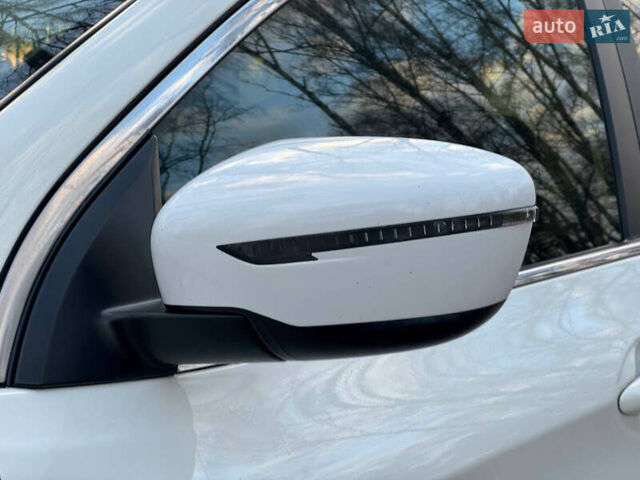 Белый Ниссан Кашкай, объемом двигателя 1.2 л и пробегом 113 тыс. км за 10950 $, фото 11 на Automoto.ua