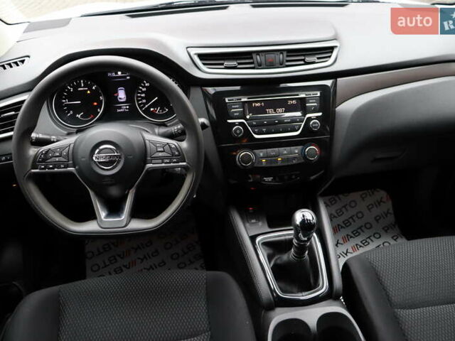 Белый Ниссан Кашкай, объемом двигателя 1.6 л и пробегом 245 тыс. км за 15900 $, фото 28 на Automoto.ua