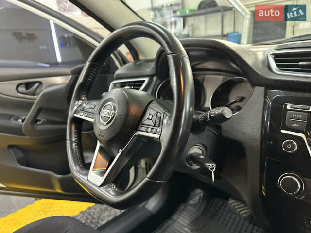 Белый Ниссан Кашкай, объемом двигателя 1.6 л и пробегом 103 тыс. км за 15499 $, фото 22 на Automoto.ua