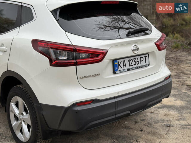 Белый Ниссан Кашкай, объемом двигателя 1.2 л и пробегом 76 тыс. км за 13300 $, фото 7 на Automoto.ua