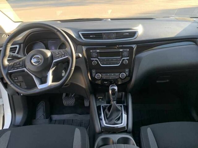 Белый Ниссан Кашкай, объемом двигателя 1.6 л и пробегом 120 тыс. км за 17000 $, фото 4 на Automoto.ua