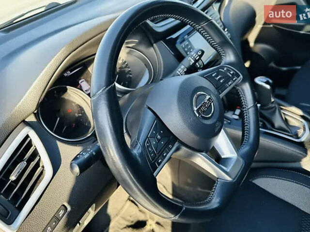 Белый Ниссан Кашкай, объемом двигателя 1.2 л и пробегом 100 тыс. км за 12900 $, фото 7 на Automoto.ua