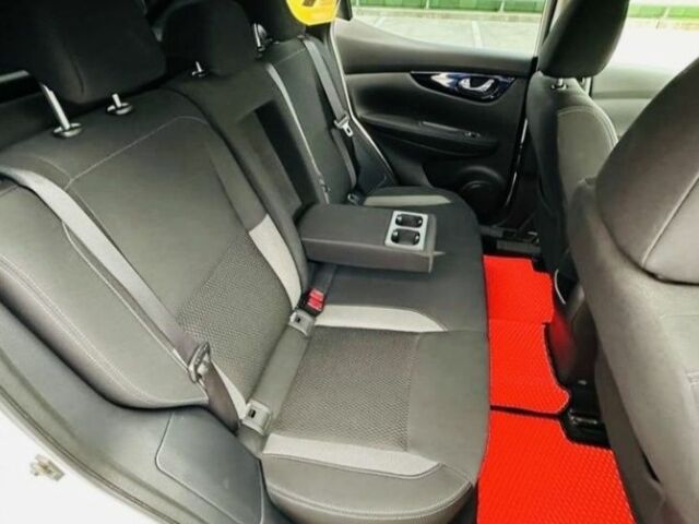 Белый Ниссан Кашкай, объемом двигателя 0 л и пробегом 130 тыс. км за 20500 $, фото 5 на Automoto.ua