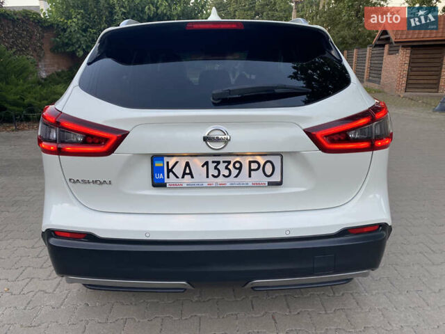 Белый Ниссан Кашкай, объемом двигателя 1.6 л и пробегом 92 тыс. км за 19950 $, фото 12 на Automoto.ua