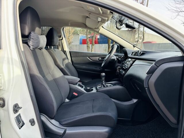 Белый Ниссан Кашкай, объемом двигателя 1.2 л и пробегом 130 тыс. км за 12300 $, фото 11 на Automoto.ua