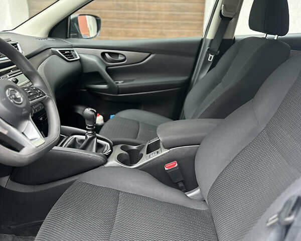 Белый Ниссан Кашкай, объемом двигателя 1.6 л и пробегом 245 тыс. км за 14800 $, фото 22 на Automoto.ua