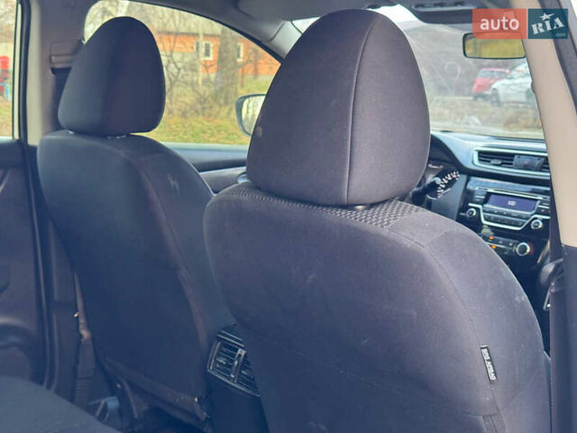 Белый Ниссан Кашкай, объемом двигателя 1.2 л и пробегом 113 тыс. км за 10950 $, фото 45 на Automoto.ua