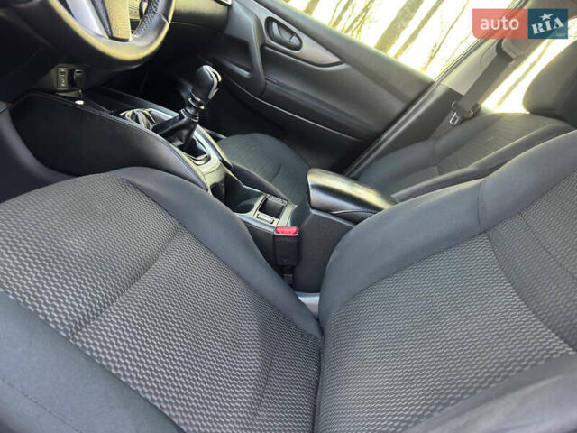 Белый Ниссан Кашкай, объемом двигателя 1.2 л и пробегом 113 тыс. км за 10950 $, фото 31 на Automoto.ua