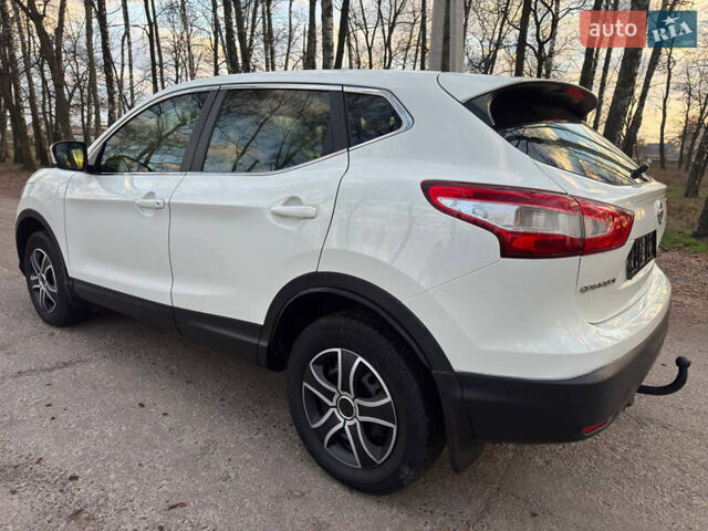 Белый Ниссан Кашкай, объемом двигателя 1.2 л и пробегом 113 тыс. км за 10950 $, фото 23 на Automoto.ua