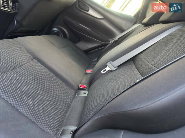 Белый Ниссан Кашкай, объемом двигателя 1.2 л и пробегом 113 тыс. км за 10950 $, фото 39 на Automoto.ua