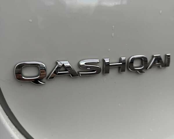 Белый Ниссан Кашкай, объемом двигателя 1.2 л и пробегом 143 тыс. км за 15000 $, фото 10 на Automoto.ua