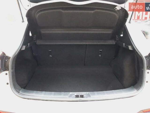 Белый Ниссан Кашкай, объемом двигателя 1.6 л и пробегом 245 тыс. км за 15900 $, фото 32 на Automoto.ua