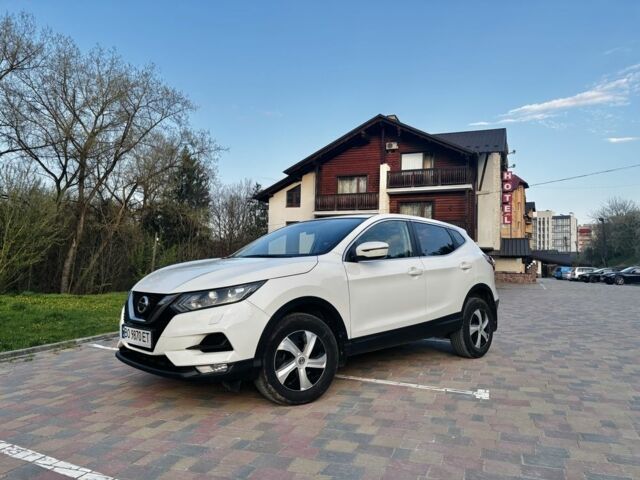 Белый Ниссан Кашкай, объемом двигателя 1.2 л и пробегом 130 тыс. км за 12300 $, фото 2 на Automoto.ua