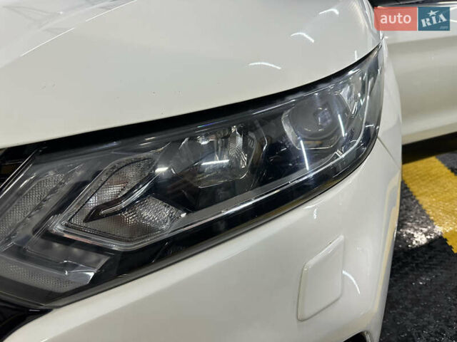 Белый Ниссан Кашкай, объемом двигателя 1.6 л и пробегом 103 тыс. км за 15499 $, фото 8 на Automoto.ua