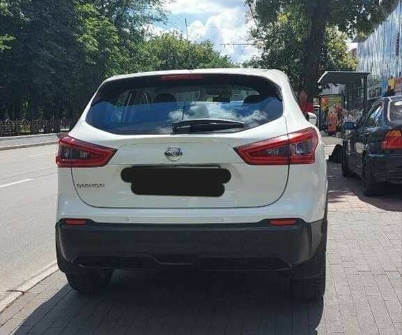 Белый Ниссан Кашкай, объемом двигателя 1.6 л и пробегом 120 тыс. км за 17000 $, фото 1 на Automoto.ua