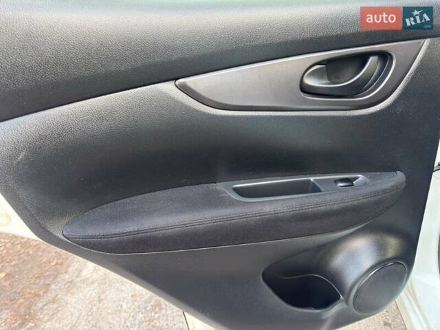 Белый Ниссан Кашкай, объемом двигателя 1.2 л и пробегом 113 тыс. км за 10950 $, фото 36 на Automoto.ua