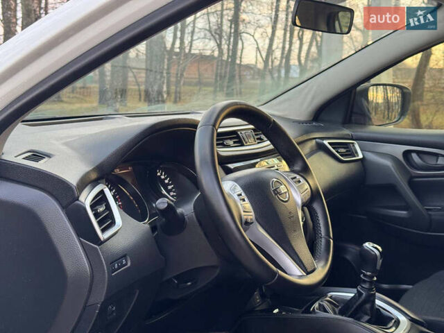 Белый Ниссан Кашкай, объемом двигателя 1.2 л и пробегом 113 тыс. км за 10950 $, фото 27 на Automoto.ua