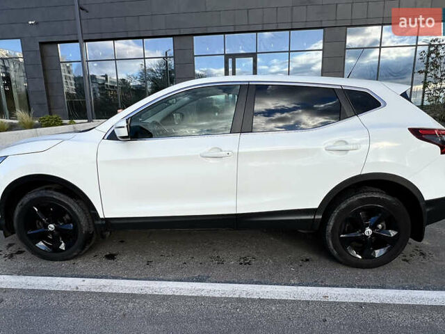 Белый Ниссан Кашкай, объемом двигателя 1.2 л и пробегом 99 тыс. км за 16490 $, фото 5 на Automoto.ua