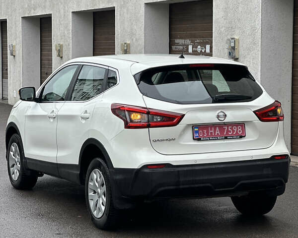 Белый Ниссан Кашкай, объемом двигателя 1.6 л и пробегом 245 тыс. км за 14800 $, фото 11 на Automoto.ua