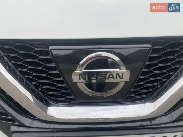Белый Ниссан Кашкай, объемом двигателя 1.6 л и пробегом 58 тыс. км за 17900 $, фото 2 на Automoto.ua