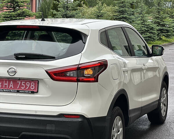 Белый Ниссан Кашкай, объемом двигателя 1.6 л и пробегом 245 тыс. км за 14800 $, фото 10 на Automoto.ua