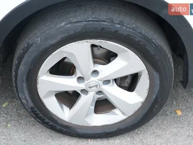 Білий Ніссан Кашкай, об'ємом двигуна 1.2 л та пробігом 141 тис. км за 14300 $, фото 12 на Automoto.ua