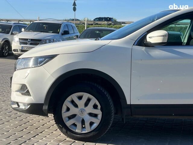 Белый Ниссан Кашкай, объемом двигателя 1.2 л и пробегом 93 тыс. км за 15990 $, фото 5 на Automoto.ua