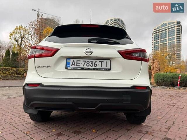 Белый Ниссан Кашкай, объемом двигателя 1.2 л и пробегом 161 тыс. км за 11900 $, фото 4 на Automoto.ua