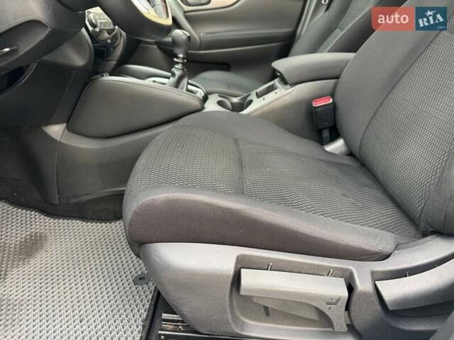 Белый Ниссан Кашкай, объемом двигателя 1.2 л и пробегом 161 тыс. км за 11900 $, фото 20 на Automoto.ua