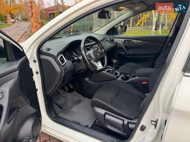 Белый Ниссан Кашкай, объемом двигателя 1.2 л и пробегом 161 тыс. км за 11900 $, фото 18 на Automoto.ua