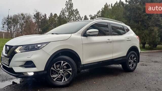 Белый Ниссан Кашкай, объемом двигателя 1.2 л и пробегом 90 тыс. км за 14200 $, фото 7 на Automoto.ua