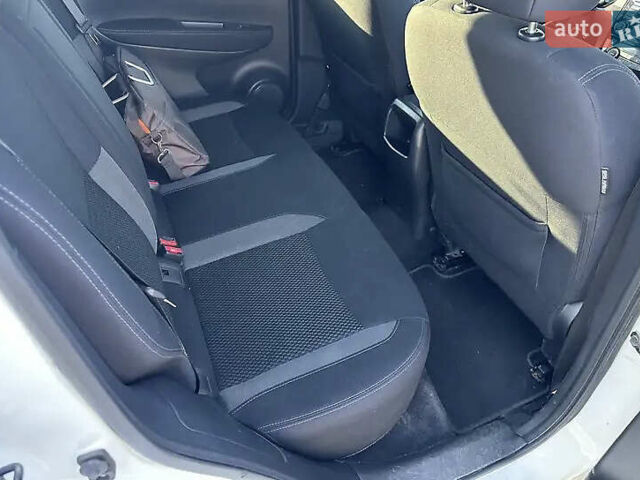 Белый Ниссан Кашкай, объемом двигателя 1.2 л и пробегом 100 тыс. км за 12900 $, фото 15 на Automoto.ua