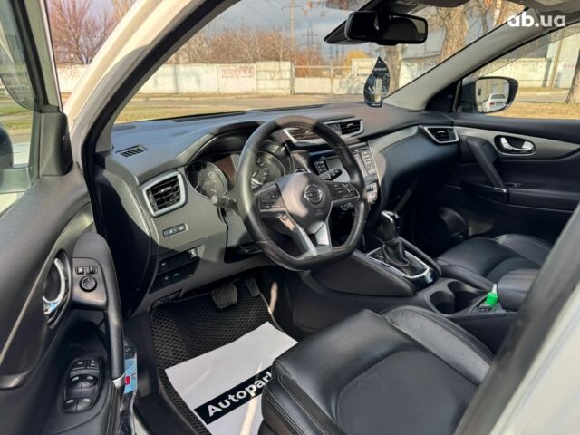 Белый Ниссан Кашкай, объемом двигателя 2 л и пробегом 130 тыс. км за 18790 $, фото 14 на Automoto.ua