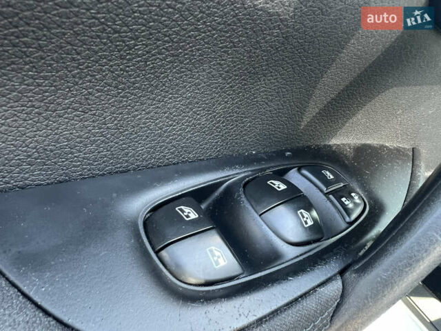 Білий Ніссан Кашкай, об'ємом двигуна 1.2 л та пробігом 205 тис. км за 11500 $, фото 29 на Automoto.ua
