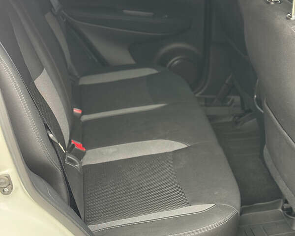 Белый Ниссан Кашкай, объемом двигателя 1.2 л и пробегом 76 тыс. км за 13300 $, фото 19 на Automoto.ua