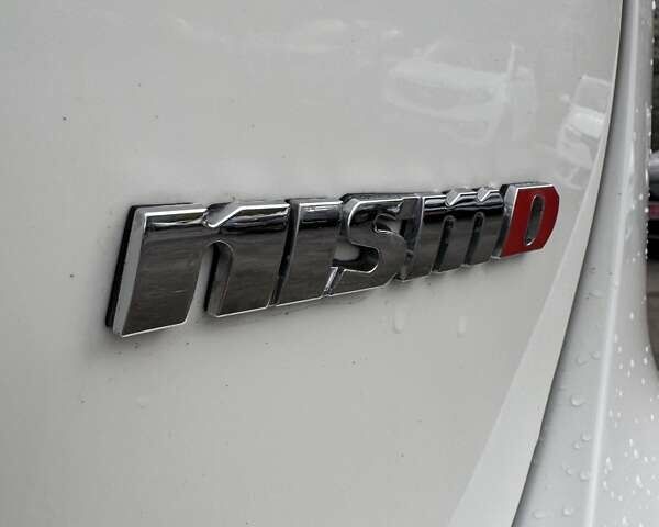 Белый Ниссан Кашкай, объемом двигателя 1.2 л и пробегом 143 тыс. км за 15000 $, фото 9 на Automoto.ua