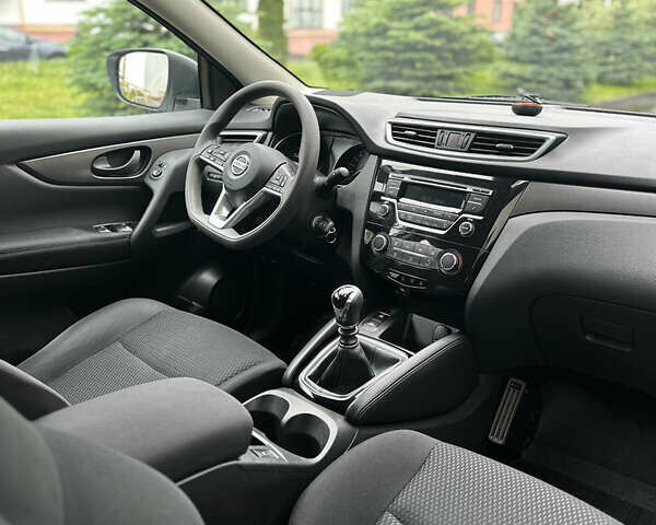 Белый Ниссан Кашкай, объемом двигателя 1.6 л и пробегом 245 тыс. км за 14800 $, фото 18 на Automoto.ua