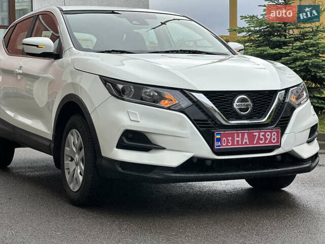 Белый Ниссан Кашкай, объемом двигателя 1.6 л и пробегом 245 тыс. км за 14800 $, фото 2 на Automoto.ua